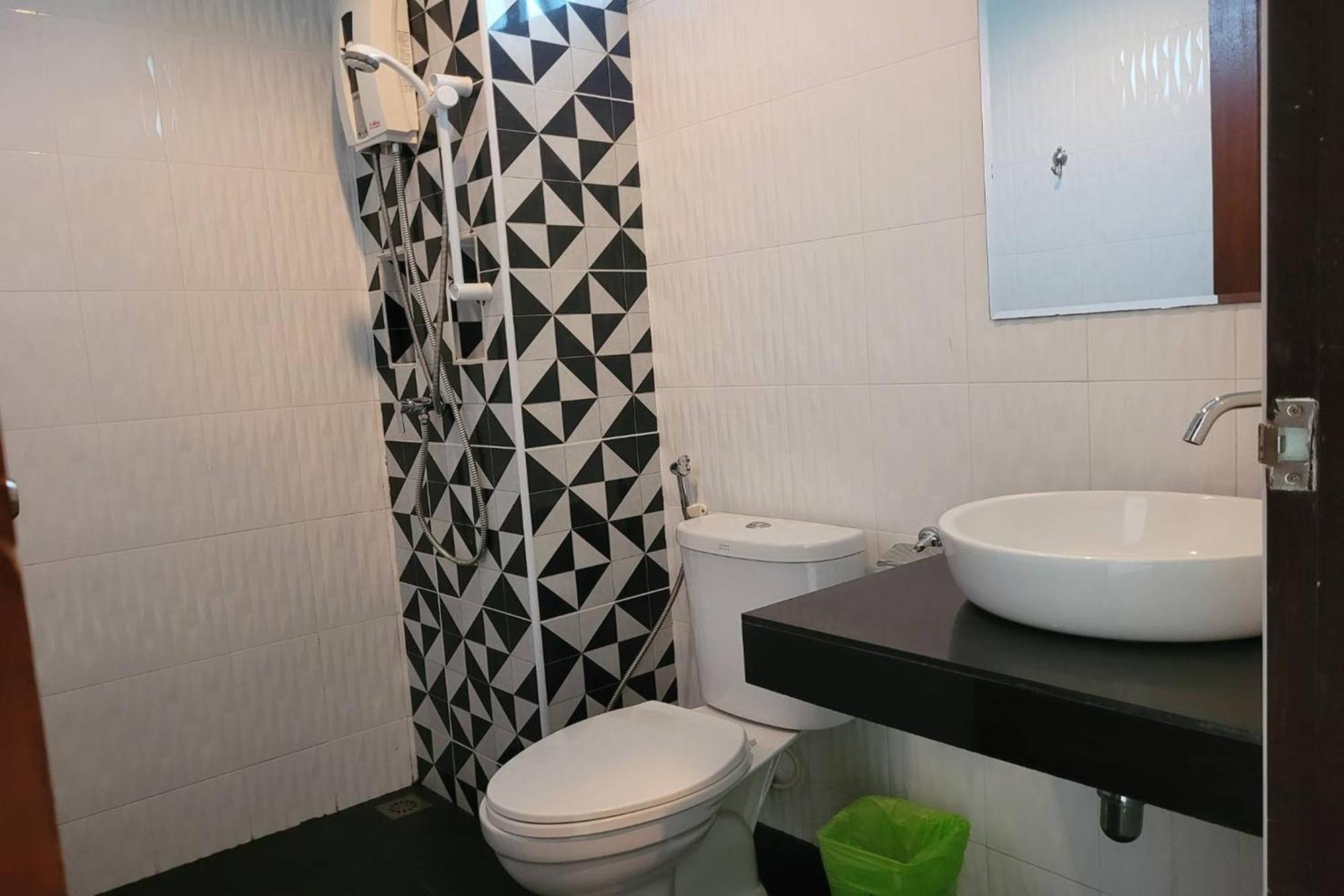 Snooze Inn Phuket - Free Shuttle To Bang Rong Pier Pa Khlok Ngoại thất bức ảnh